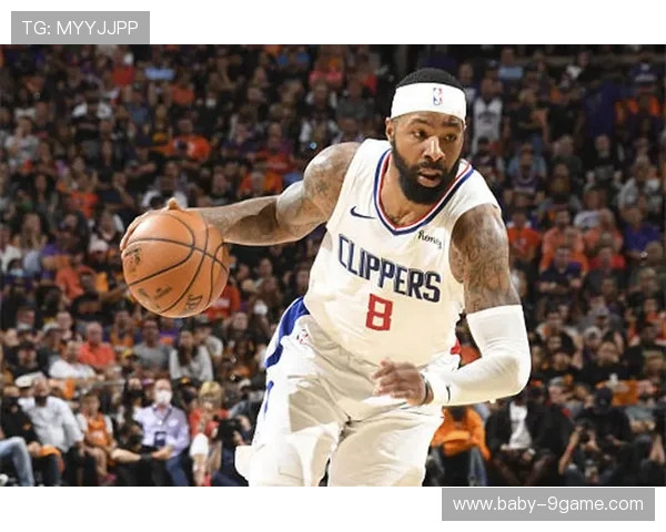 美国足球球星莫里斯简介及其在国际赛场的影响力分析