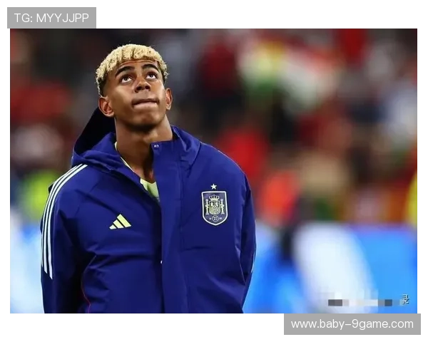 足球巨星赛场鼓掌瞬间引发全场共鸣彰显体育精神魅力 足球巨星赛场鼓掌瞬间引发全场共鸣彰显体育精神魅力